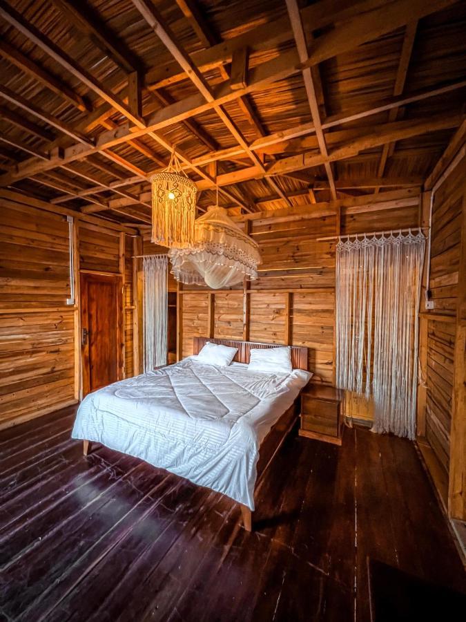 Single Cabin With Lake View Мванза Экстерьер фото